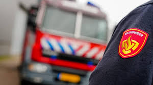 Natuurbrand in bos bij Den Ham in Overijssel