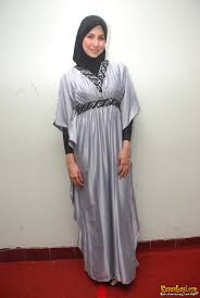 Hasil gambar untuk bugil telanjang NAJWA SHIHAB indonesia presenter tv