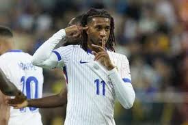Destaque da França é questionado sobre melhor jogador do Brasil, e resposta gera revolta