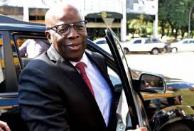 A reação de correligionários de Joaquim Barbosa à investida de Zema em ex-ministro do STF