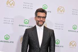 PGA Award 2026: Wagner Moura posa sorridente para fotógrafos