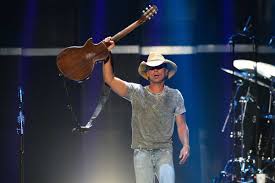 Kenny Chesney bringing star-studded tour to American Family Field