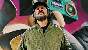 Gabriel o Pensador será indenizado por uso de música em campanha eleitoral