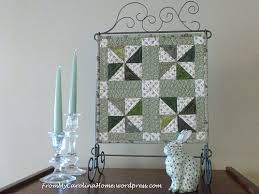 Résultat de recherche d'images pour "embroidery blocks in miniature quilts"