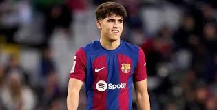 مدافع برشلونة: لن أركز على رقابة كيليان مبابي فقط في الكلاسيكو