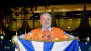 Deputado denuncia samba-enredo por possível propaganda antecipada de Lula na Sapucaí