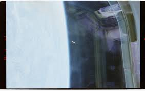 EUA divulgam imagens de OVNI registradas por astronautas no ônibus espacial Columbia