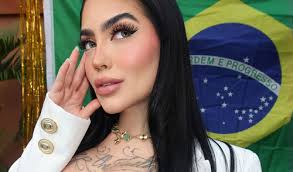 Show cancelado e críticas de 'conservadia': MC Mirella decide acionar a Justiça após maré de reações por ter declarado voto em Flávio Bolsonaro. 'É sempre assim esse caos'