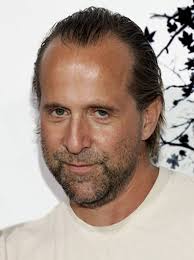 Peter Stormare. Nombre real: Peter Ingvar Rolf Storm. Fecha de nacimiento: 27 de agosto de 1953. Lugar de nacimiento: Arbrå, Gävleborgs län. Nacionalidad: - peter_6