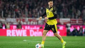 Zagueiro do Borussia Dortmund anuncia aposentadoria aos 30 anos após lesões