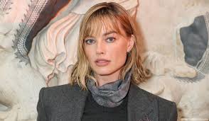 Everyone Is Obsessing Over Margot Robbie’s Latest Paris Look
