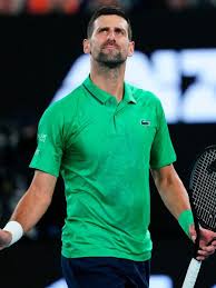 Djokovic iguala recordes de longevidade e vence no Australian Open