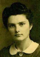 Hélène Marguerite Marie Legay °18 octobre 1923 †7 février 1946, inhumée à Laval. Hélène a fait ses études à Laval à Sainte-Marie-Sainte-Thérèse. - helene-legay-soeur-de-rene