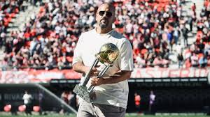 Milei, Tapia y Estudiantes: Fútbol, Política y Pasillos en Argentina