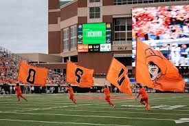 Live updates: Oregon football vs. Oklahoma State in weather delay