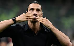 Ibrahimović opina que Hakimi deveria ter sido expulso após cometer falta em Vini Jr.