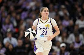 Los Angeles Sparks Sign Kate Martin to Standard Contract