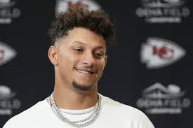 Chiefs QB Patrick Mahomes says he will not endorse anybody for president