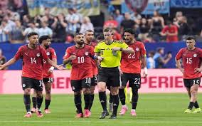 الاتحاد المصري يعرب عن استيائه من حكم مباراة الأرجنتين ويتمسك بحقوق المنتخب