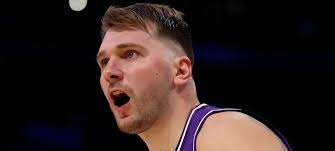 Lakers tem relatório de lesões surpreendente para jogo contra o Clippers