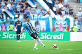 Balbuena celebra retorno ao Grêmio e admite sobre parte física: "No fim estava morto"