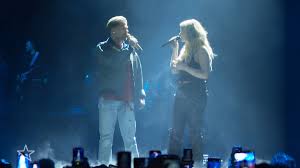 Shownieuws: Roxeanne Hazes gaat voor intieme bruiloft, broer André is getuige