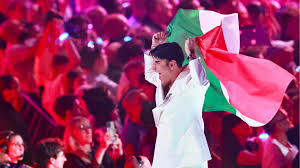 Eurovision, la finale con 25 Paesi in gara. Sal Da Vinci canta in posizione 22 - Via al secondo Interval act con il dj Parov Stelar fra dance, pop e folk firmato Parov Stelar