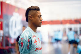 Bruno Henrique vira desfalque no Flamengo por problema médico