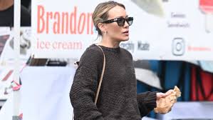 Skip the Leggings—Hilary Duff's Chill Pant Trend Looks Better With Sneakers