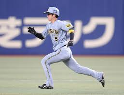 Hanshin's Koji Chikamoto Reaches 30 Stolen Bases for the Fourth Time