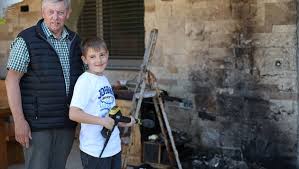 Bub löschte Flammen - Leo (11) rief: „Opa, komm schnell her, es brennt!“