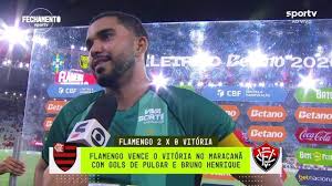 Lucas Arcanjo fala sobre golaço de Pulgar em Flamengo x Vitória: "Não tinha como"; assista