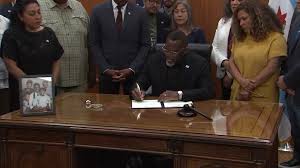 Mayor Brandon Johnson executive order targets Donald Trump's Chicago immigration crackdown, possible National Guard deployment