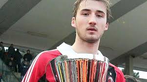 Bryan Cristante, 18 anni, premiato al Viareggio come miglior giocatore del torneo. PegasoNews. tassi e capezzi — L&#39;Inter si coccola Lorenzo Tassi, ... - 0MITXS9G--473x264