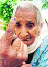 Mahinder Kaur (83) after casting her vote. Mandi Ahmedgarh, May 26 - ldh8