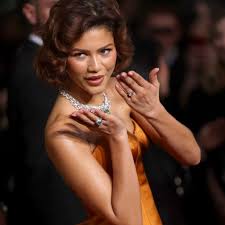 Celebrity Engagement Rings: Zendaya's Modern Sparkler & Dua Lipa's Bold Choice - Imagen principal del artículo