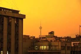 زوج و فرد از درب منزل
