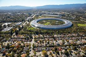 Apple Event Live Blog: Here Comes the Folding iPhone