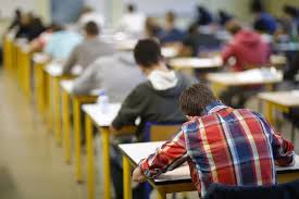 Itaú BBA vê “ano de seleção” em educação e aposta em duas ações do setor