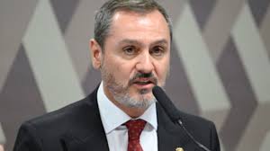 Diretor da PF falta de novo à Câmara e oposição critica