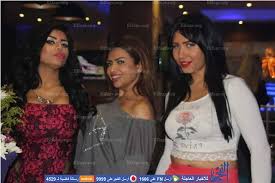 תוצאת תמונה עבור عربيات بالمايوه