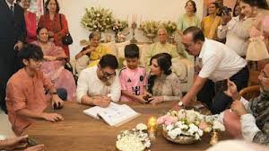 मुंबई में मानसून का कहर: भारी बारिश के बीच अंबानी के काफिले के पास गिरा पेड़