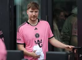 MrBeast's Burning House Stunt: Ethical Line Crossed for Views? - Imagen principal del artículo