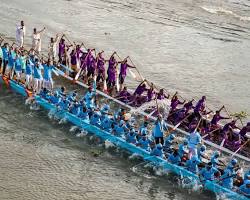 صورة traditional boat race at the East Coast Festival