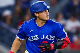 岡本和真、２戦連発５号アーチは「必死に食らいついた」英語で観客沸かせる「I love Blue Jays!」