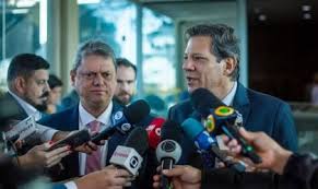 A disputa entre Tarcísio e Haddad pelo governo de São Paulo, segundo o Paraná Pesquisas