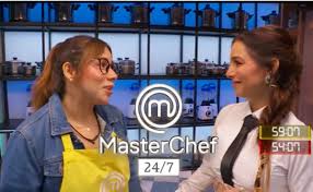 Claudia Lizaldi apoya en vivo a Camila luego de su ataque de ansiedad en MasterChef 24/7