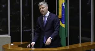 Deputado pede ao Exército processo disciplinar contra general após acusar militar de intimidação