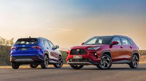 Toyota Yaris Cross Hybrid chega ao Brasil como único SUV compacto híbrido flex do país a partir de R$ 151.990, fabricado em Sorocaba