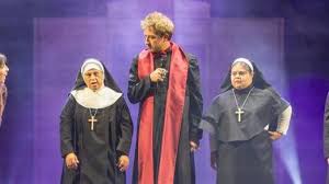 «Din Don Down» all'Arena di Verona: successo record e polemiche. Paolo Ruffini: «Felici di non piacere a certi critici perbenisti»